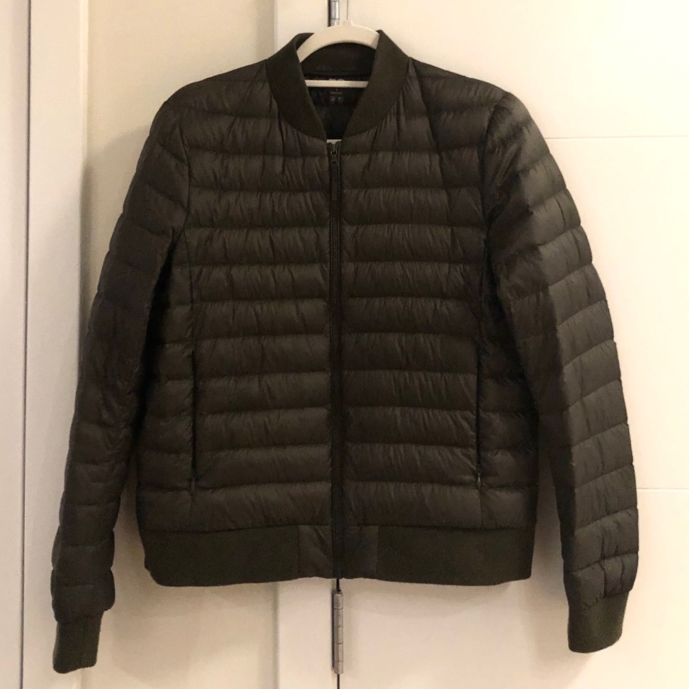 Uniqlo light down puffer jacket
